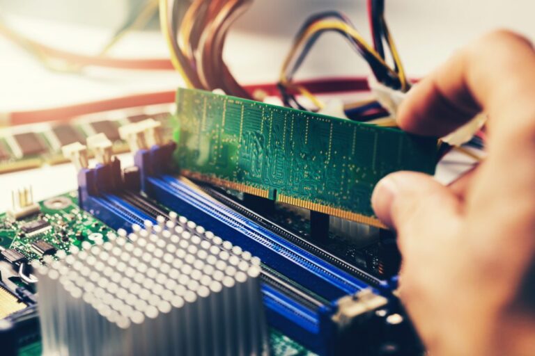 What is RAM? Exploring the Basics of Random Access Memory - TheCoreiTech